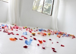 レンタル小道具（フラワーシャワー状の造花(2F使用例)）